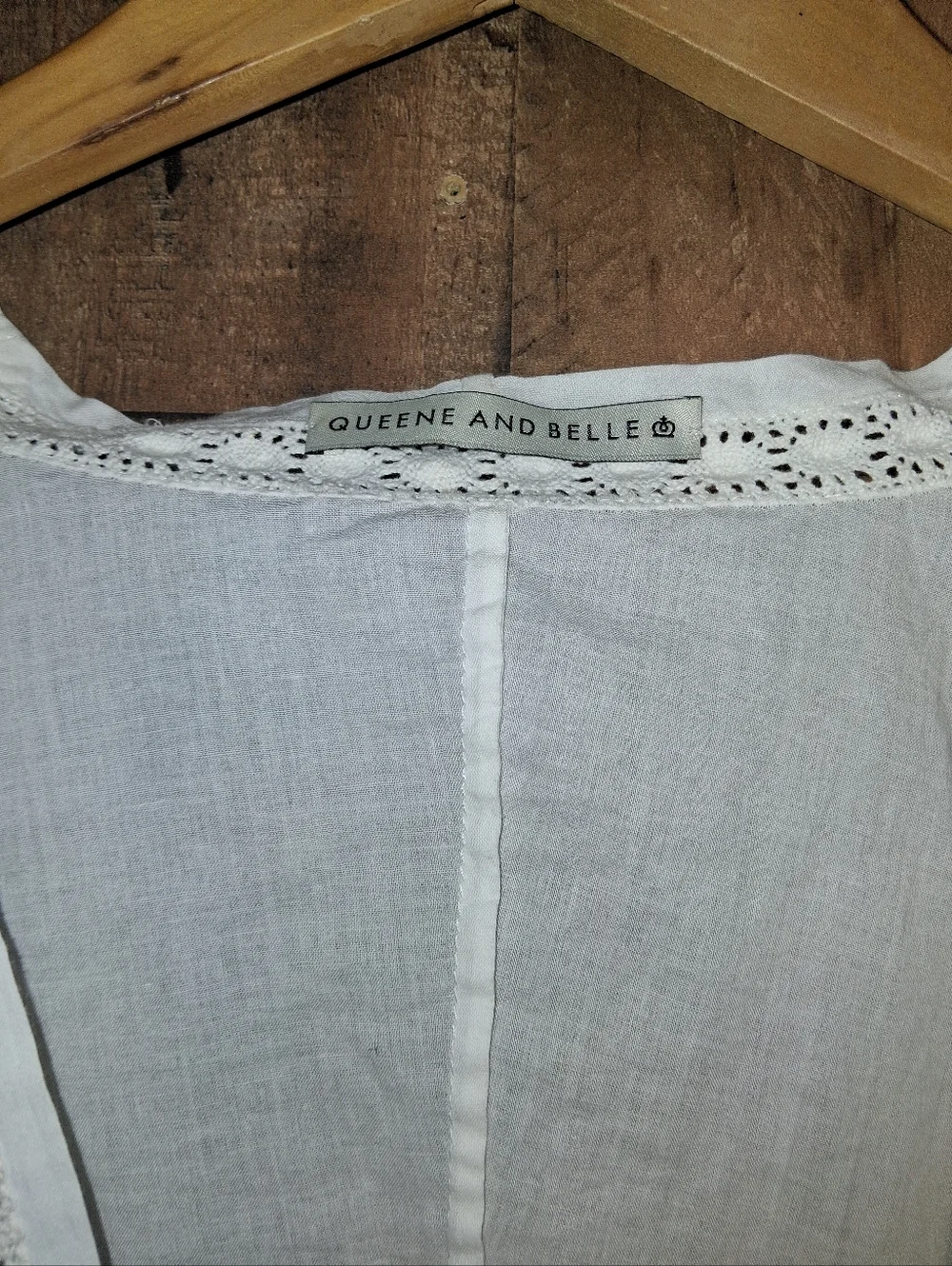 Queene and Belle White Wrap Top Size Small - Picture 5 of 8